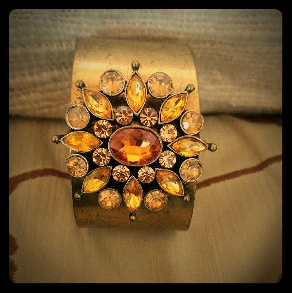 Cuff bracelet. Vibrant colored stones.